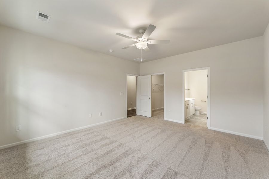 Spacious, unfurnished interior of a new home in Fairview Falls, Chesnee (Image 21).