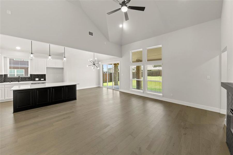 Spacious, unfurnished interior of a new home in Grayhawk Addition, Forney (Image 23). Spacious, unfurnished interior of a new home in Grayhawk Addition, Forney (Image 23).