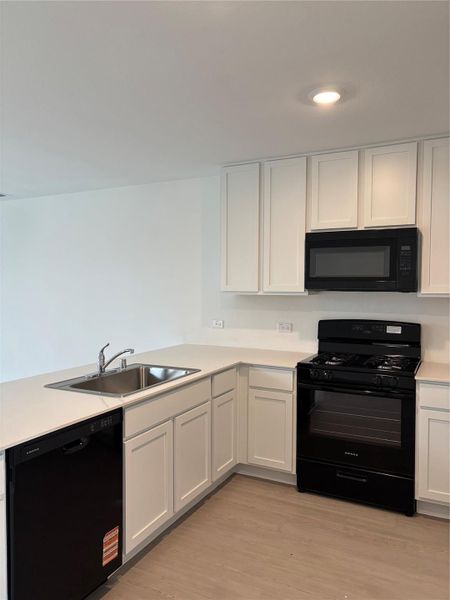 Furnished interior view inside a new home in Binford Creek, Waller (Image 9).