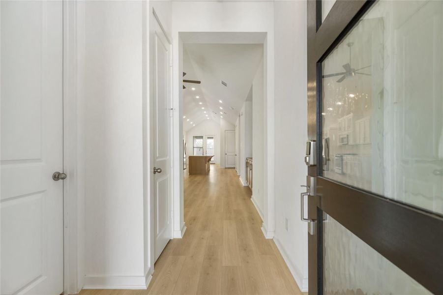 Spacious, unfurnished interior of a new home in Riceland, Mont Belvieu (Image 15).