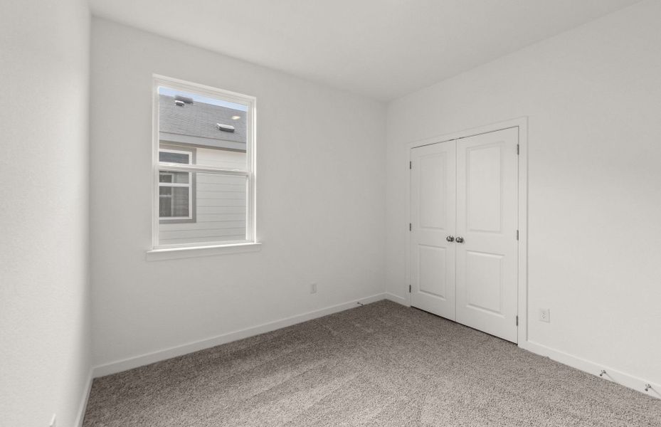 Spacious, unfurnished interior of a new home in Larson Crossing, Elgin (Image 25).
