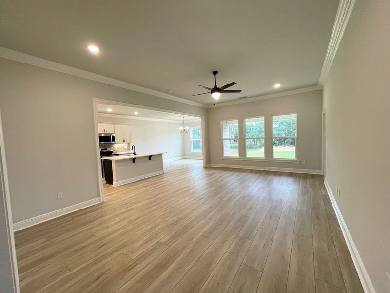 Spacious, unfurnished interior of a new home in Eagle Pointe, Pensacola (Image 5).
