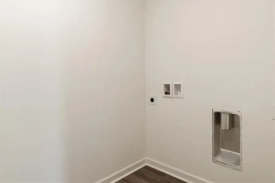 Spacious, unfurnished interior of a new home in The Ridge at Twin Rivers, Covington (Image 9).