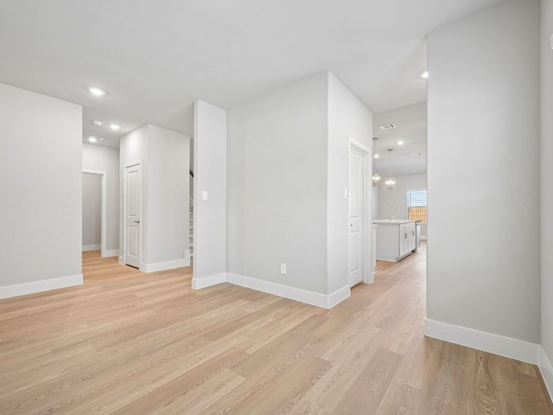 Spacious, unfurnished interior of a new home in Lakehaven - Premier Series, Farmersville (Image 18).