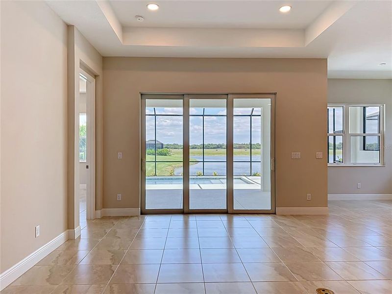 Spacious, unfurnished interior of a new home in Watercolor Place, Bradenton (Image 49).