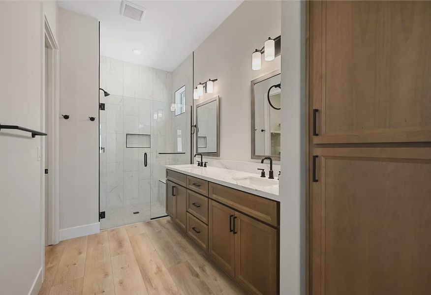 Trilogy Ridgecrest Discover HS 124 Primary Bath - 10 of 14