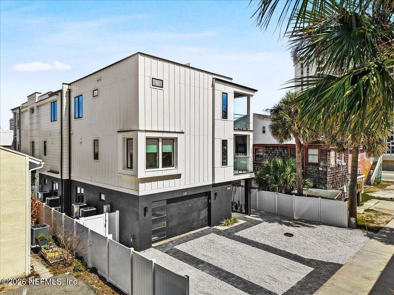 Exterior details and patio area of a home in , Jacksonville Beach (Image 24).