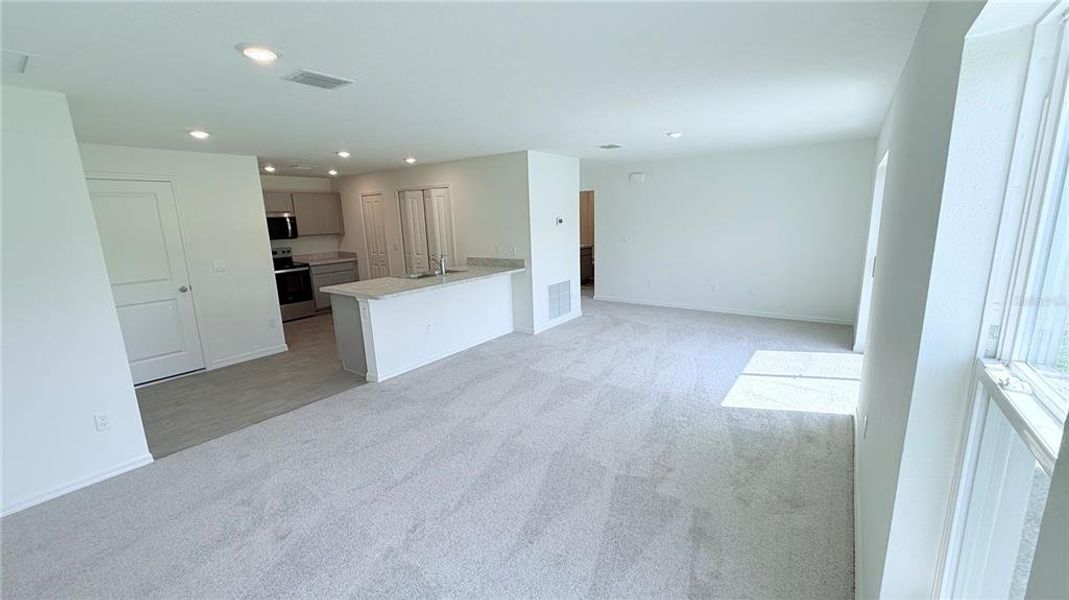 Spacious, unfurnished interior of a new home in Palm Coast, Palm Coast (Image 10).