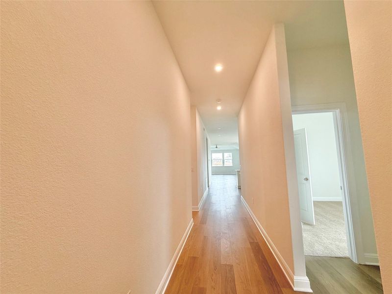 Spacious, unfurnished interior of a new home in Porter Country, Buda (Image 22).