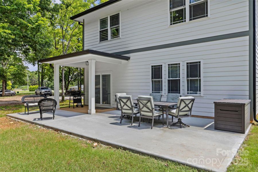 Front exterior of a new home in , Charlotte, NC, highlighting curb appeal (Image 21).