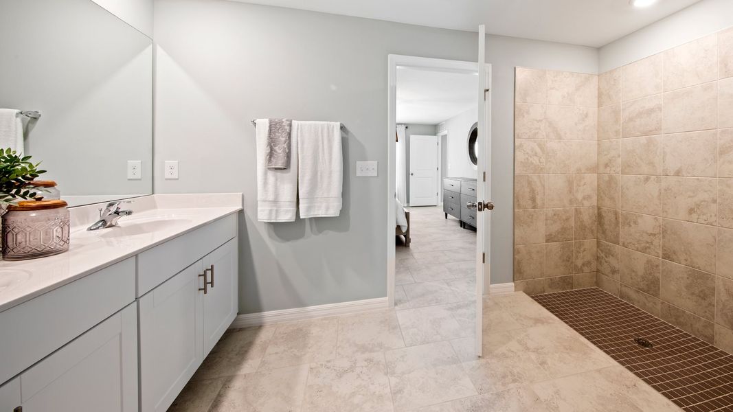 Hartford Owner's Suite Bathroom