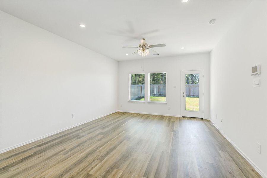 Spacious, unfurnished interior of a new home in Breckenridge Forest, Spring (Image 23). Spacious, unfurnished interior of a new home in Breckenridge Forest, Spring (Image 23).
