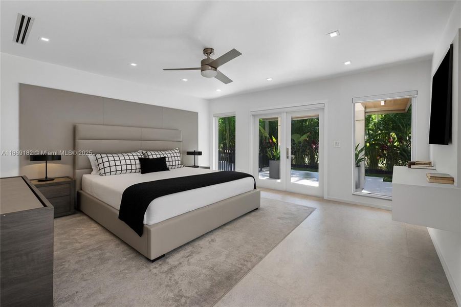 Furnished interior view inside a new home in , Coral Gables (Image 13).
