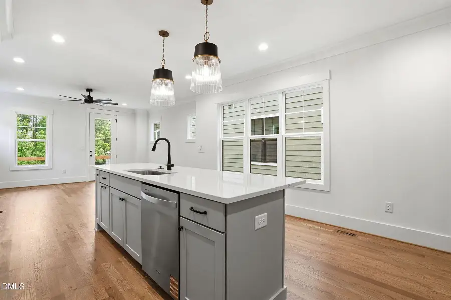 9-web-or-mls-502 W Chatham Dr-29 9-web-or-mls-502 W Chatham Dr-29
