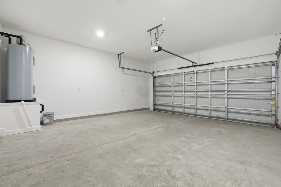 Spacious, unfurnished interior of a new home in , Crestview (Image 30).