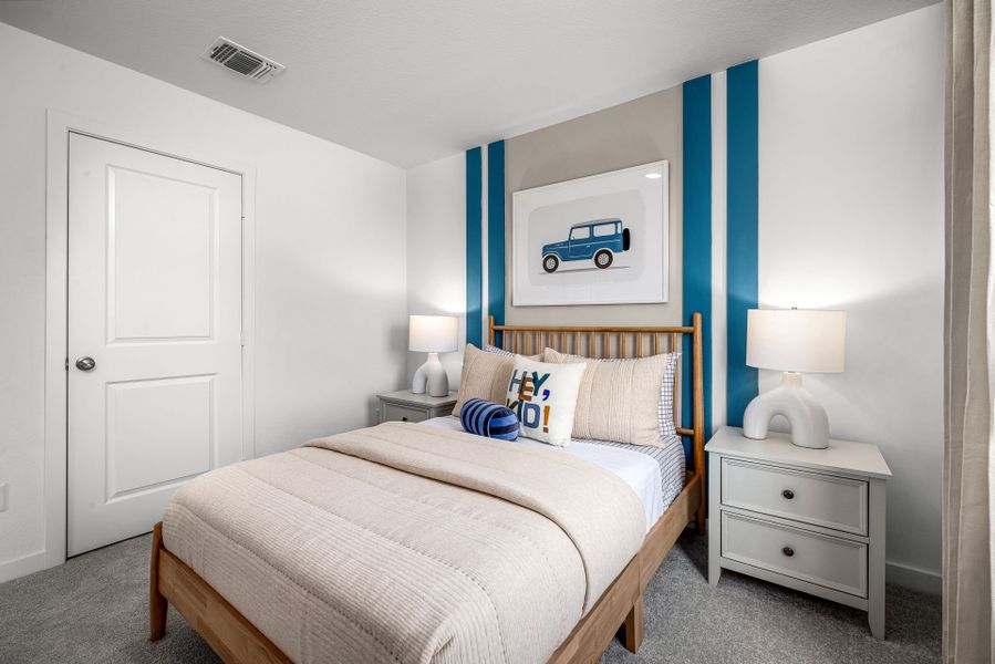 Representative furnished interior of a home built from the Sandalwood by Pulte Homes in Woodside, Georgetown (Image 17).