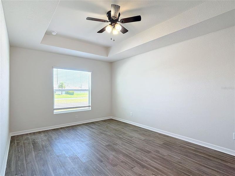 Spacious, unfurnished interior of a new home in , Cape Coral (Image 17).