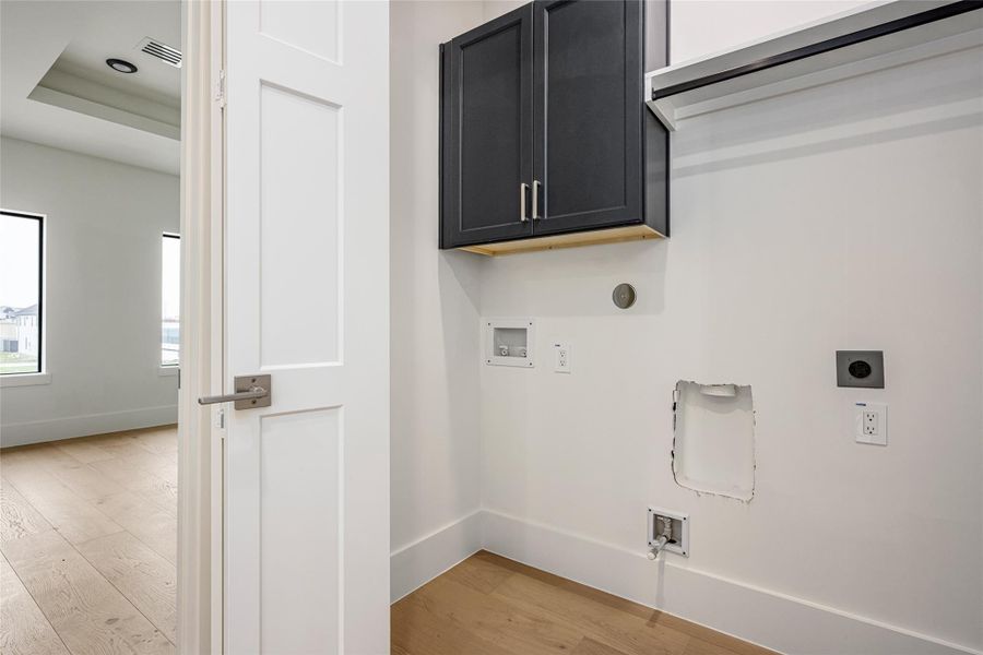 Spacious, unfurnished interior of a new home in , Stafford (Image 42).