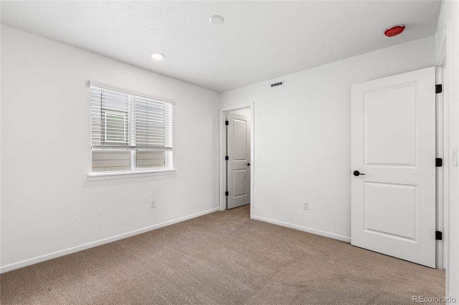 Spacious, unfurnished interior of a new home in Harvest Crossing, Aurora (Image 24).