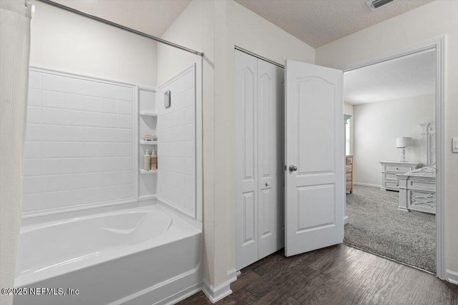 Spacious, unfurnished interior of a new home in Willow Springs, Green Cove Springs (Image 18). Spacious, unfurnished interior of a new home in Willow Springs, Green Cove Springs (Image 18).