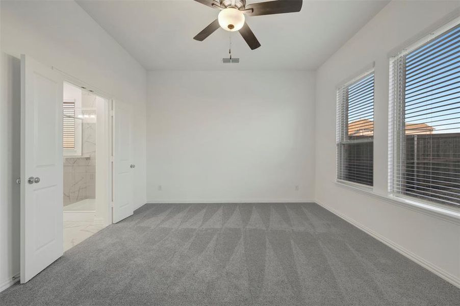 Spacious, unfurnished interior of a new home in Lily Creek at Sutton Fields, Aubrey (Image 26).