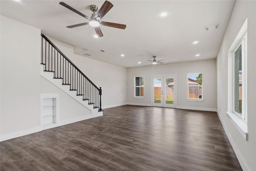 Spacious, unfurnished interior of a new home in , Houston (Image 43).