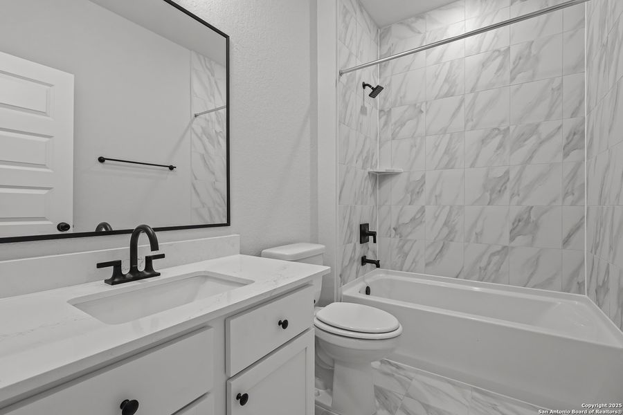 Furnished interior view inside a new home in Homestead, Schertz (Image 14).