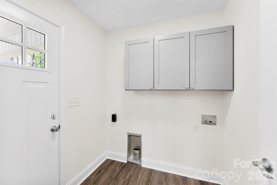 Spacious, unfurnished interior of a new home in , Bessemer City (Image 8).