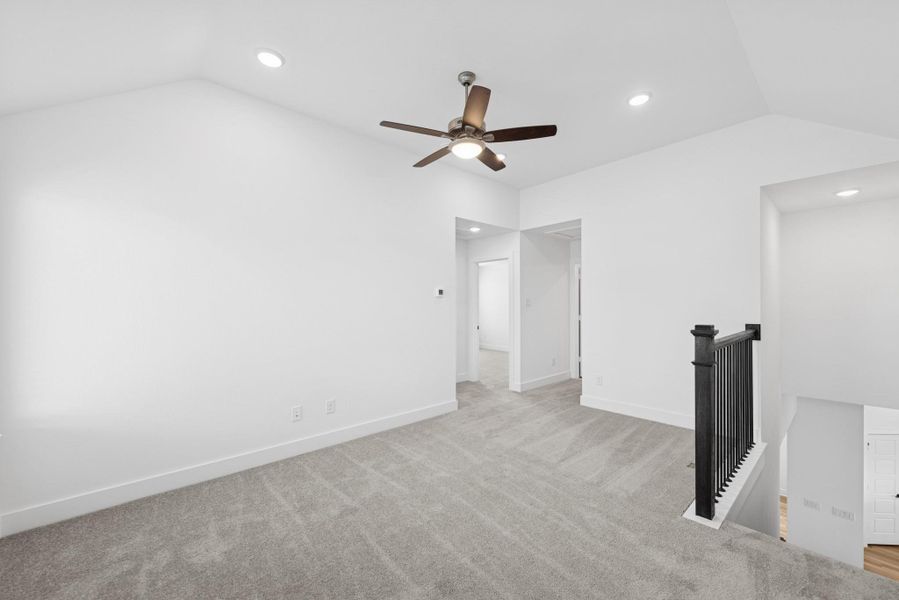 Spacious, unfurnished interior of a new home in Lago Mar, Santa Fe (Image 34).