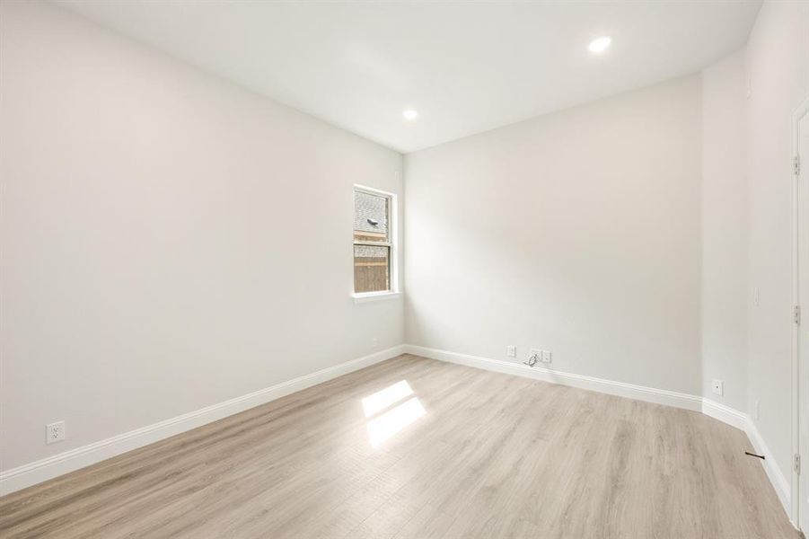 Spacious, unfurnished interior of a new home in Addison Hills, Cedar Hill (Image 21).