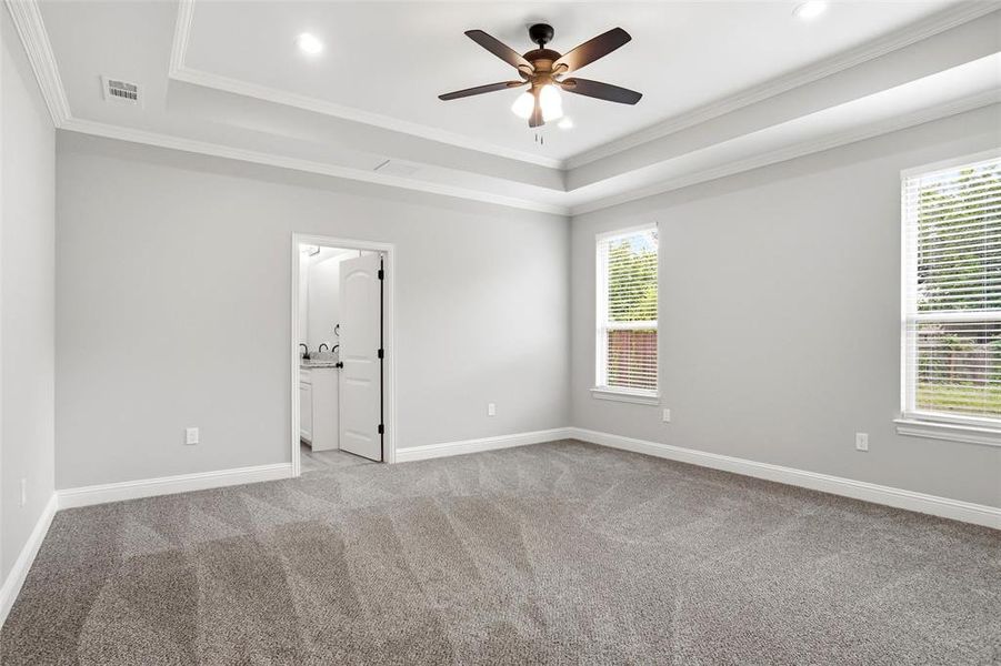 Spacious, unfurnished interior of a new home in , Alvarado (Image 11).