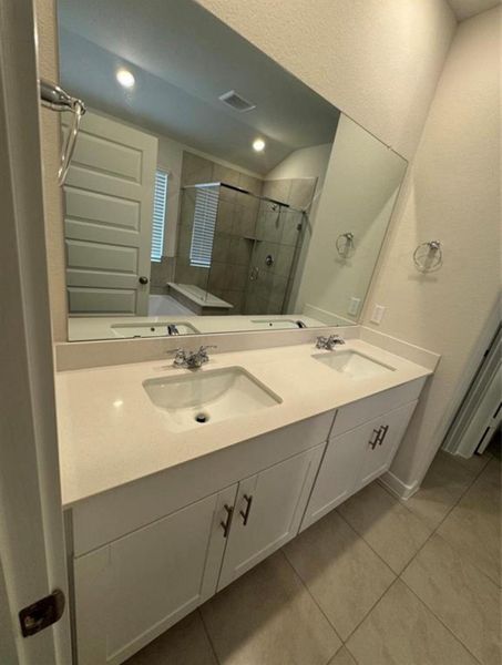 Furnished interior view inside a new home in Wall Street Village, Richmond (Image 9).