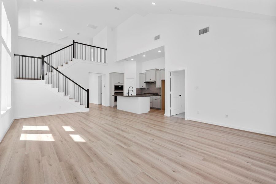 Spacious, unfurnished interior of a new home in Sienna 45', 50', Missouri City (Image 20). Spacious, unfurnished interior of a new home in Sienna 45', 50', Missouri City (Image 20).