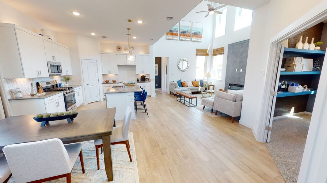 Representative furnished interior of a home built from the Saxony – 45′ Lot by Chesmar Homes in Sunterra, Katy (Image 3).