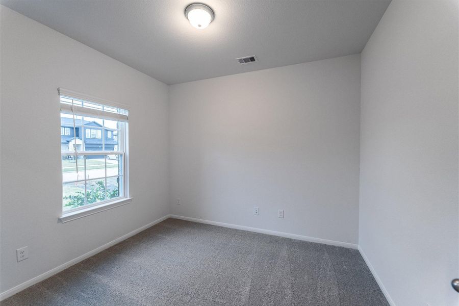 Spacious, unfurnished interior of a new home in Pecan Estates, Crosby (Image 17).