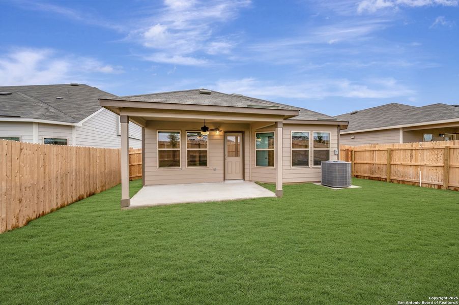 Exterior details and patio area of a home in Park Place, New Braunfels (Image 4).