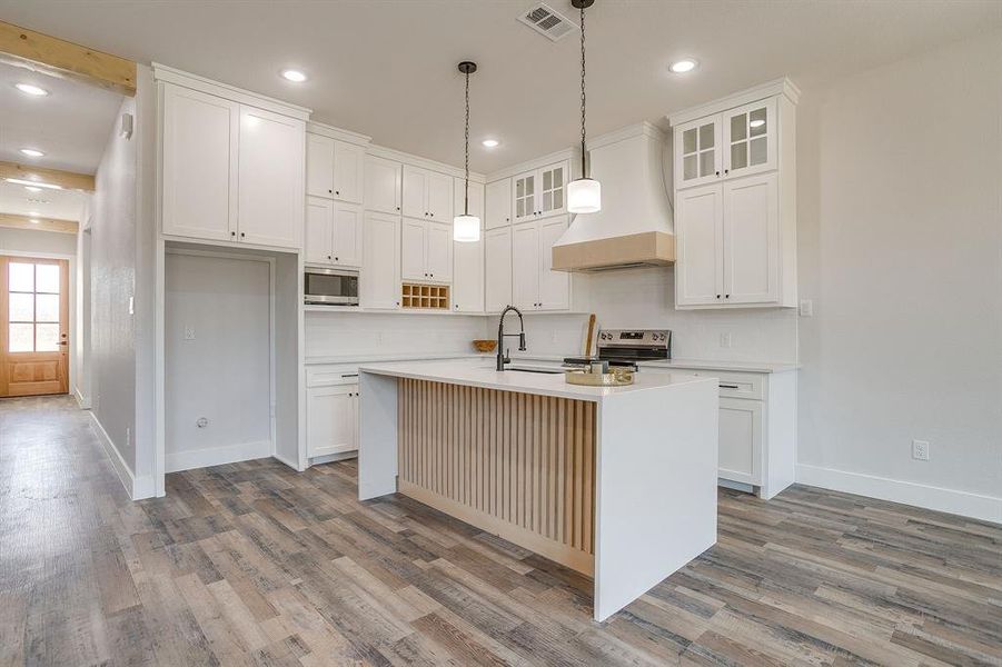 Furnished interior view inside a new home in , Granbury (Image 7). Furnished interior view inside a new home in , Granbury (Image 7).