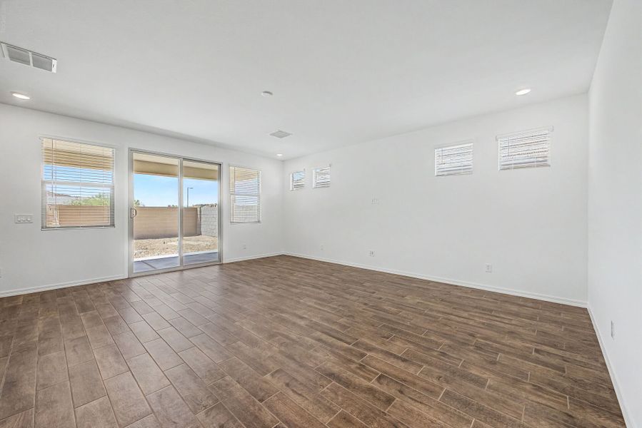 Spacious, unfurnished interior of a new home in Pinnacle at San Tan Heights, San Tan Valley (Image 8). Spacious, unfurnished interior of a new home in Pinnacle at San Tan Heights, San Tan Valley (Image 8).