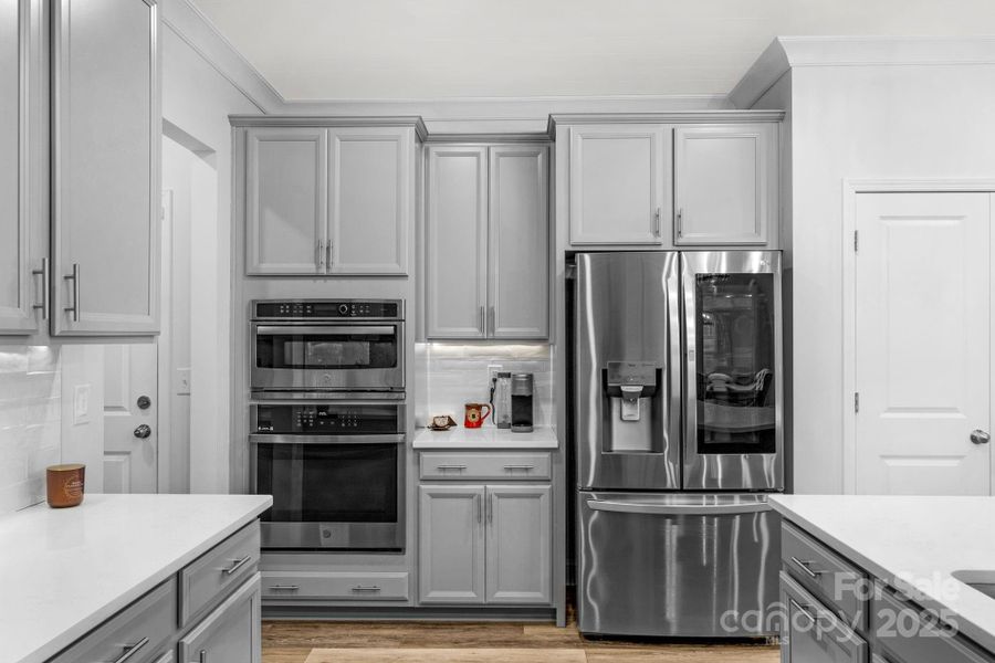 Gourmet kitchen with wall oven/convection microwave