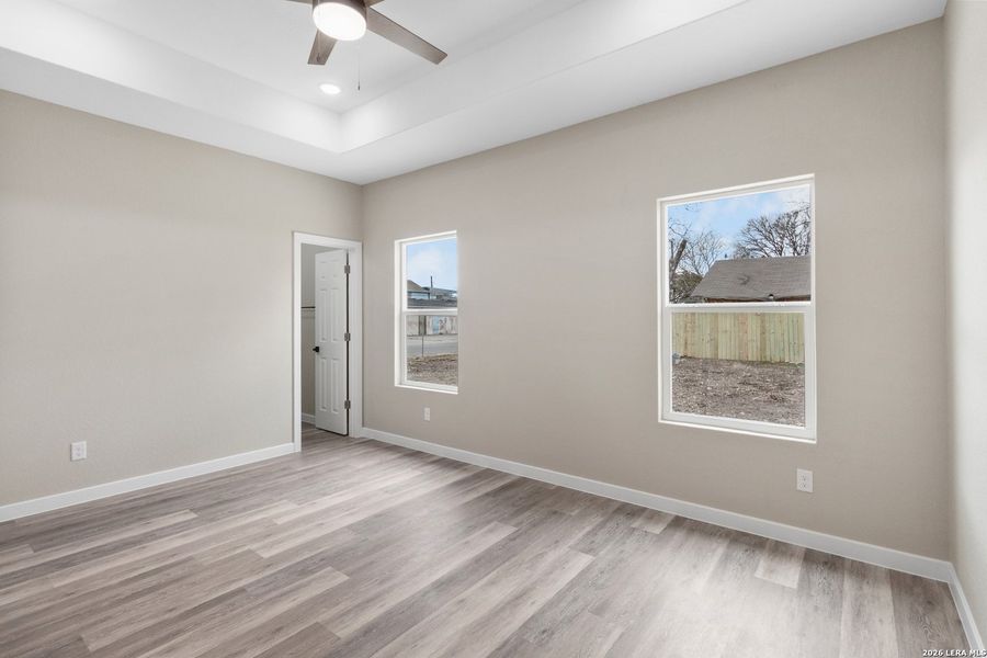 Spacious, unfurnished interior of a new home in , San Antonio (Image 23).