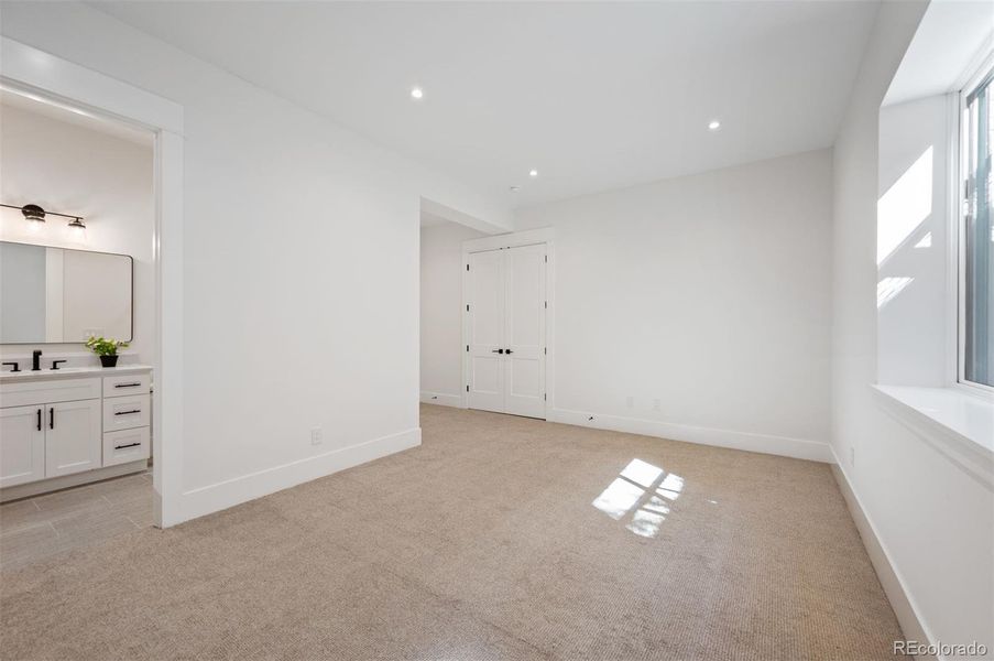 Lower Level Ensuite Bedroom.