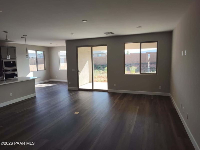 Spacious, unfurnished interior of a new home in North Ridge at Pronghorn Ranch, Prescott Valley (Image 19).