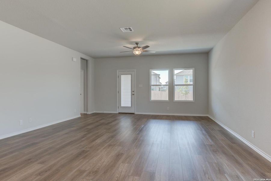 Spacious, unfurnished interior of a new home in Nopal Valley, San Antonio (Image 13). Spacious, unfurnished interior of a new home in Nopal Valley, San Antonio (Image 13).