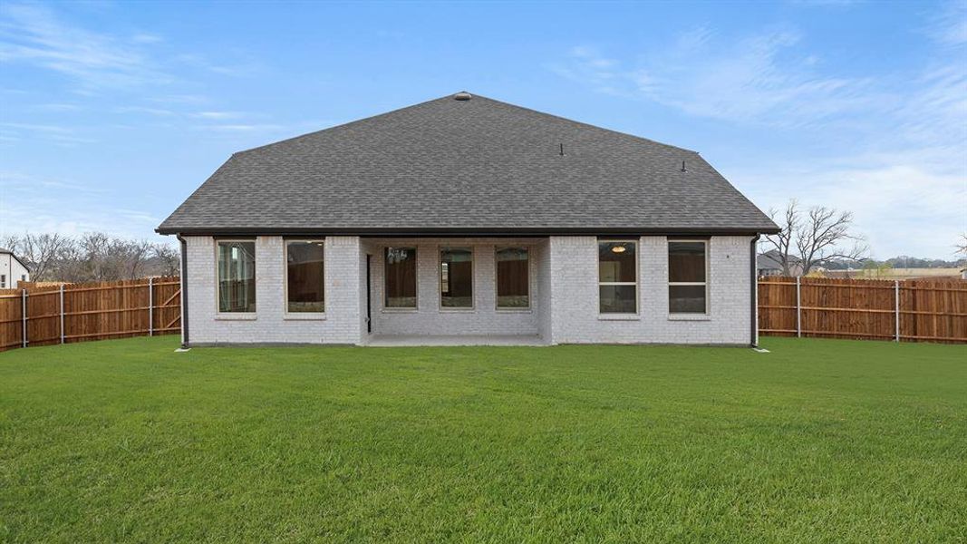 26. 1424 Elle - Back