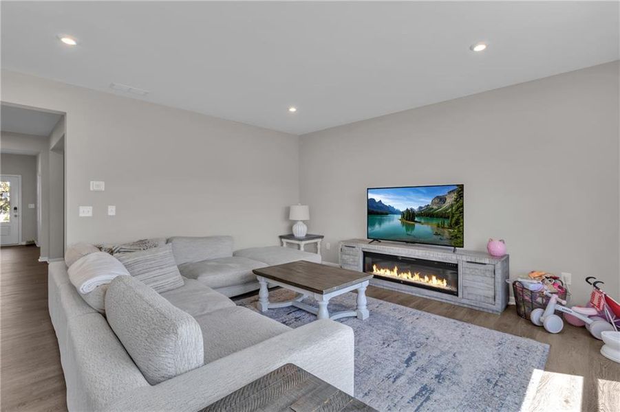 Furnished interior view inside a new home in Twin Lakes, Hoschton (Image 10).