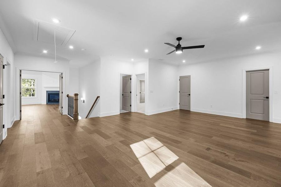 Spacious, unfurnished interior of a new home in Livingstone Park, Kennesaw (Image 28).