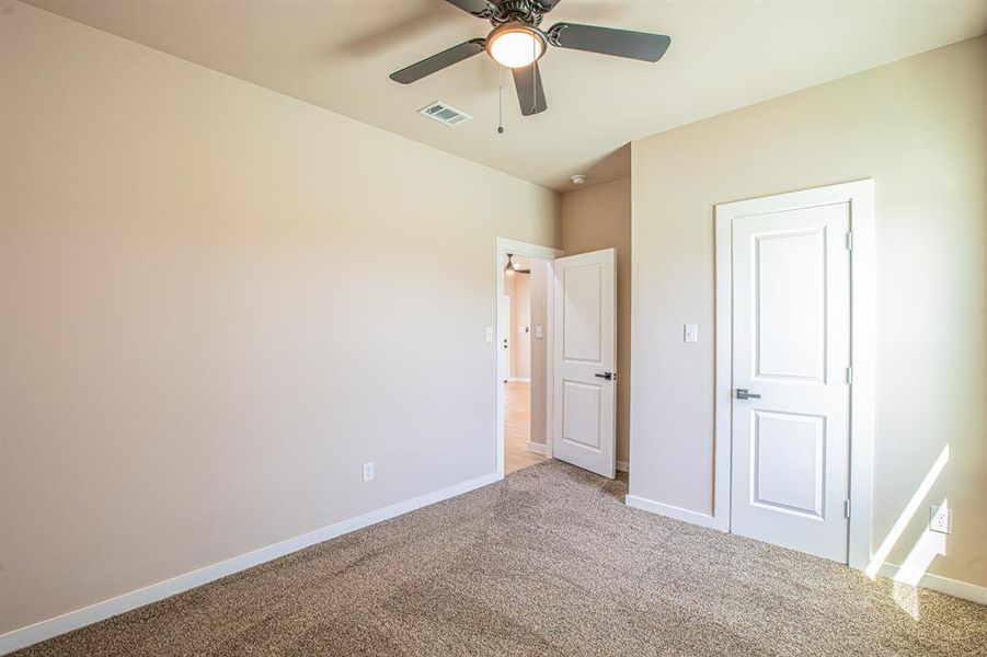 Spacious, unfurnished interior of a new home in , Bridgeport (Image 25).
