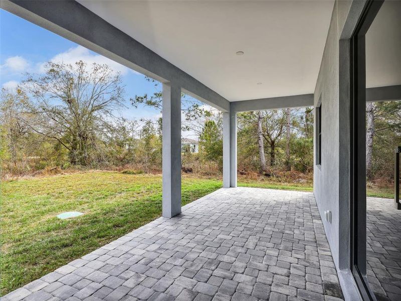 Exterior details and patio area of a home in , Port Charlotte (Image 27).