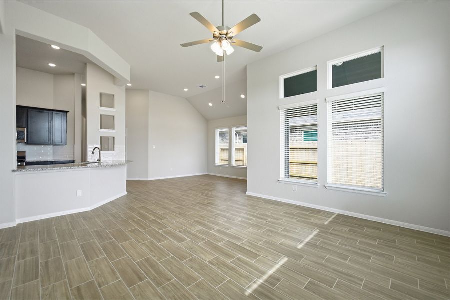 Spacious, unfurnished interior of a new home in Creekhaven, Arcola (Image 41).