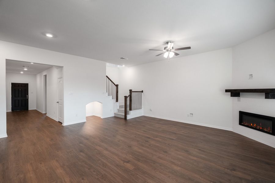 Spacious, unfurnished interior of a new home in Stark Farms, Denton (Image 22). Spacious, unfurnished interior of a new home in Stark Farms, Denton (Image 22).